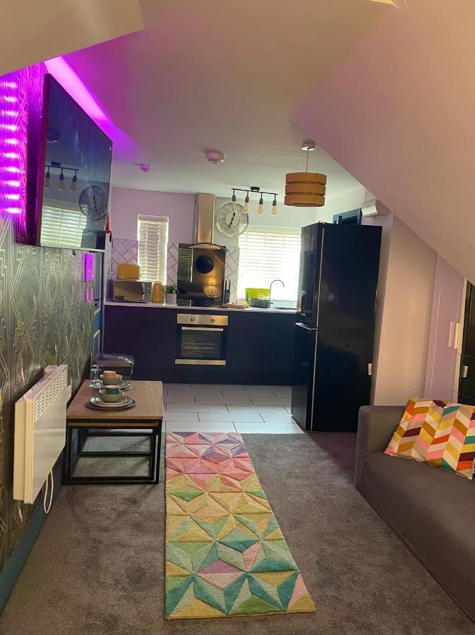 Vibrant & Modern Studio Apartment In Birmingham Exterior foto